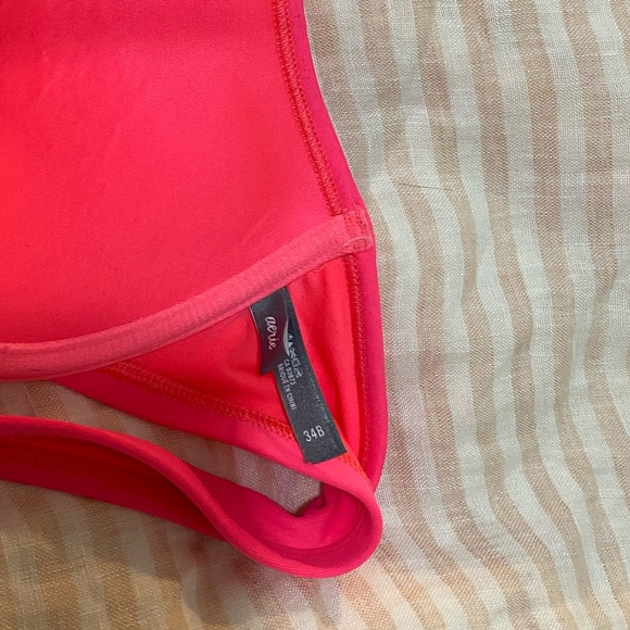 NWOT Aerie Hot Pink Ruffle Swimsuit, size small bottoms/34B top - Picture 3 of 3